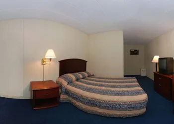 Rodeway Inn Sandusky North hotel thumbnail 6