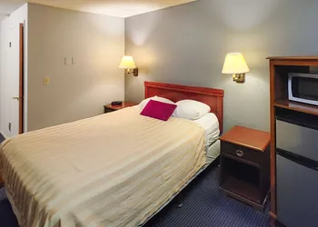 Rodeway Inn Seattle Airport hotel thumbnail 6
