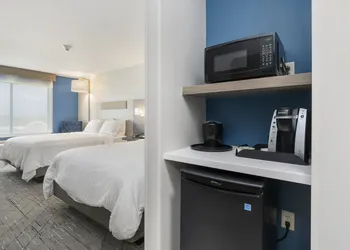 Holiday Inn Express Hotel & Suites Peru - Lasalle Area by IHG hotel thumbnail 4