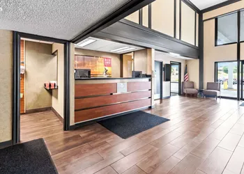 Red Lion Hotel Portland Airport hotel thumbnail 2