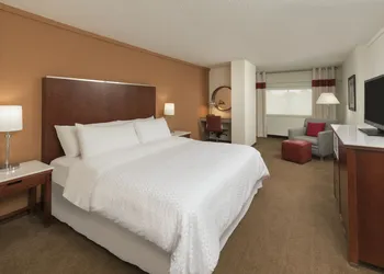 Four Points by Sheraton Boston Logan Airport Revere hotel thumbnail 6