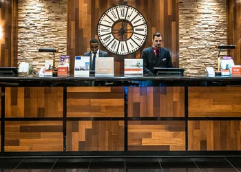 Crowne Plaza Newark Airport by IHG hotel thumbnail 3