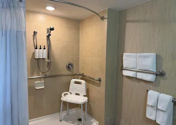 Crowne Plaza Newark Airport by IHG hotel thumbnail 6