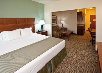 Holiday Inn Express Hotel & Suites RIPLEY by IHG hotel thumbnail 4