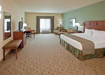 Holiday Inn Express Hotel & Suites RIPLEY by IHG hotel thumbnail 6