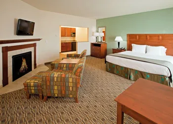 Holiday Inn Express Hotel & Suites RIPLEY by IHG hotel thumbnail 7