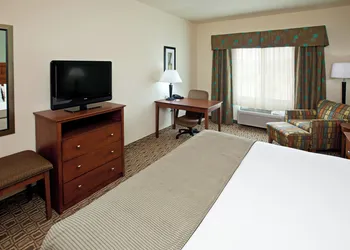 Holiday Inn Express Hotel & Suites RIPLEY by IHG hotel thumbnail 8