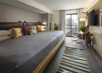 MOXY Memphis Downtown hotel thumbnail 8