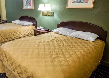 Rodeway Inn & Suites Plymouth Hwy 64 hotel thumbnail 5
