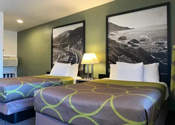 Super 8 by Wyndham Monterey hotel thumbnail 5