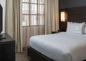 Sonesta ES Suites New Orleans Convention Center hotel thumbnail 4