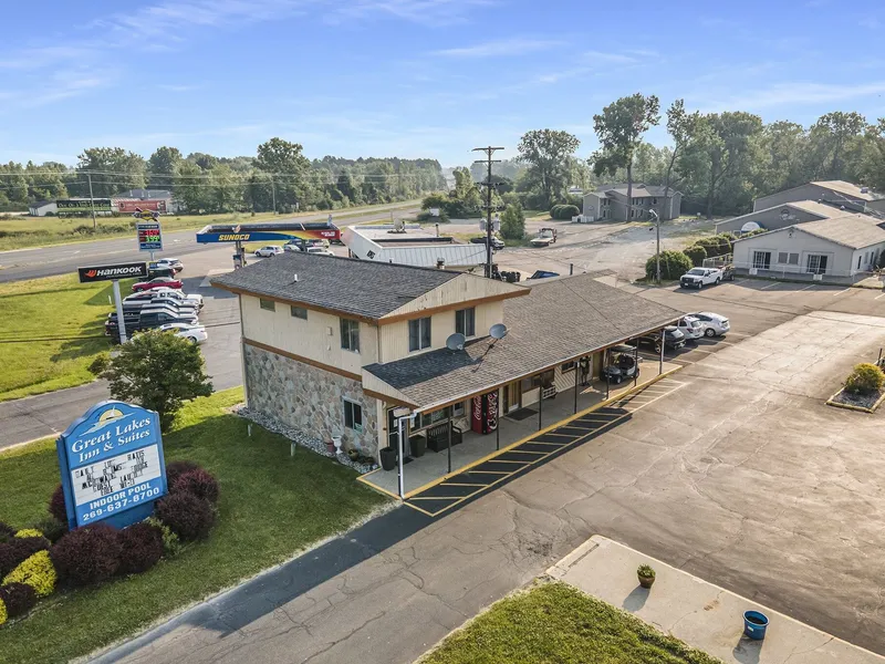 Great Lakes Inn and Suites hotel detail image 2