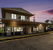 Great Lakes Inn and Suites hotel detail image 4