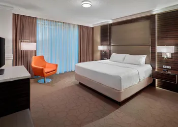 Delta Hotels by Marriott Edmonton Centre Suites hotel thumbnail 6