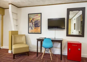 Aiken's Lodge hotel thumbnail 5