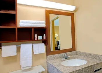 Travelodge by Wyndham Fort Lauderdale hotel thumbnail 8