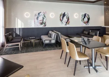 Doubletree By Hilton Boston Logan Airport Chelsea hotel thumbnail 6