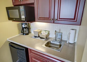 Club Wyndham Bay Voyage Inn hotel thumbnail 2