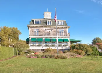 Club Wyndham Bay Voyage Inn hotel thumbnail 4