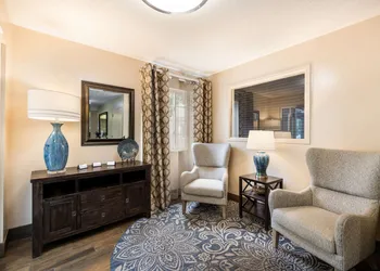 Sonesta Simply Suites Hampton hotel thumbnail 2