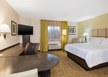 Candlewood Suites Huntersville by IHG hotel thumbnail 4