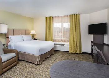 Candlewood Suites Bowling Green by IHG hotel thumbnail 2