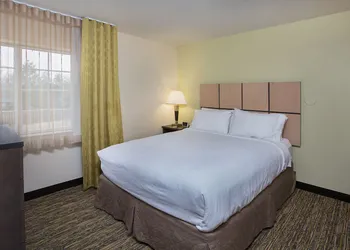 Candlewood Suites Bowling Green by IHG hotel thumbnail 3