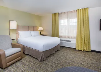 Candlewood Suites Bowling Green by IHG hotel thumbnail 5