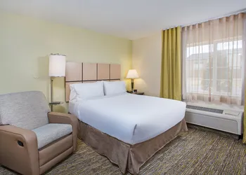 Candlewood Suites Bowling Green by IHG hotel thumbnail 6