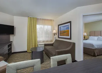 Candlewood Suites Bowling Green by IHG hotel thumbnail 8