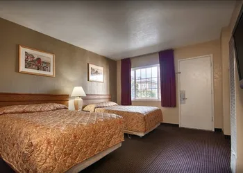 Civic Center Inn hotel thumbnail 4