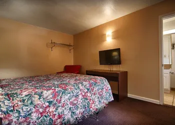 Civic Center Inn hotel thumbnail 6
