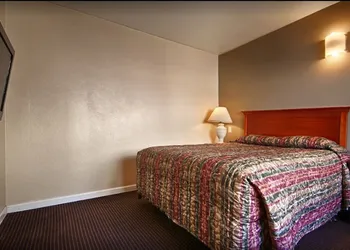 Civic Center Inn hotel thumbnail 7