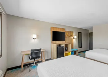 Days Inn & Suites by Wyndham Des Moines Airport hotel thumbnail 4