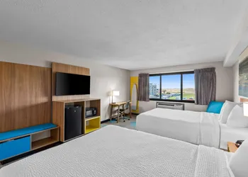 Days Inn & Suites by Wyndham Des Moines Airport hotel thumbnail 6
