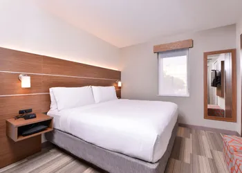 Holiday Inn Express New Orleans - Arts District by IHG hotel thumbnail 5