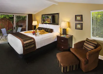 Monterey Peninsula Inn hotel thumbnail 6