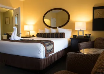 Monterey Peninsula Inn hotel thumbnail 7