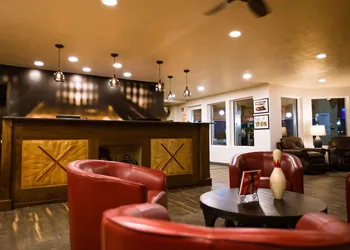 Ten Pin Inn & Suites hotel thumbnail 4