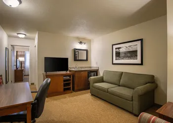 Travelodge Suites by Wyndham Regina / Eastgate Bay hotel thumbnail 7