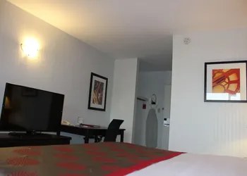 Metro Inn Calgary Northwest hotel thumbnail 4