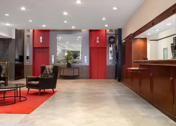 Ramada Plaza by Wyndham Calgary Downtown hotel thumbnail 2