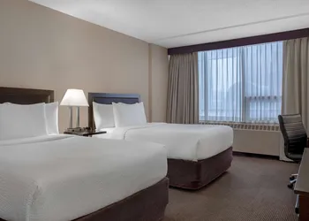 Ramada Plaza by Wyndham Calgary Downtown hotel thumbnail 4
