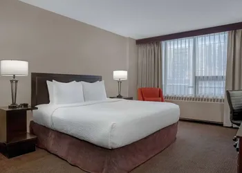 Ramada Plaza by Wyndham Calgary Downtown hotel thumbnail 5