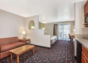 Baymont by Wyndham Tehachapi hotel thumbnail 7