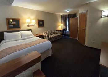 Lakeview Inns & Suites - Hinton hotel thumbnail 6