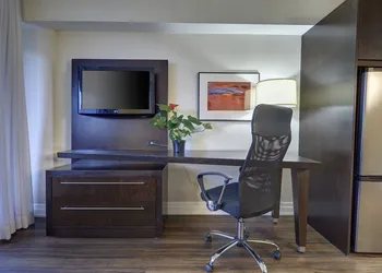 Town Inn Suites Hotel hotel thumbnail 5