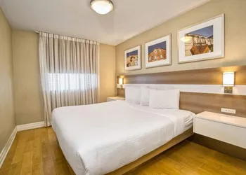 Town Inn Suites Hotel hotel thumbnail 8