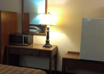 Sunset Inn hotel thumbnail 5