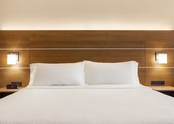 Holiday Inn Express Vancouver-Metrotown (Burnaby) by IHG hotel thumbnail 7